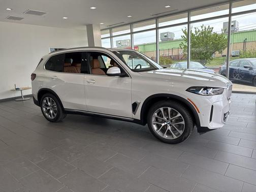 Mineral White Metallic 2026 BMW X5 PHEV xDrive50e