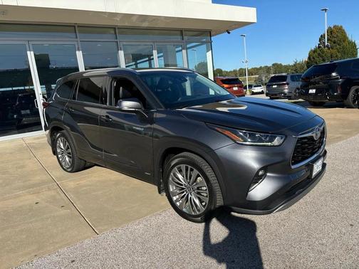 2021 Toyota Highlander Hybrid Platinum