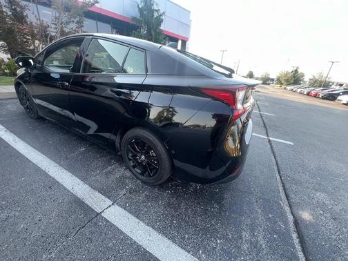 2022 Toyota Prius L