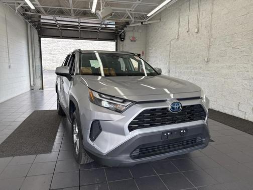 2022 Toyota RAV4 Hybrid XLE
