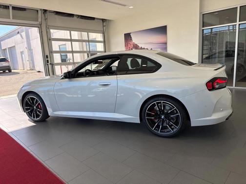 2026 BMW M240 i xDrive