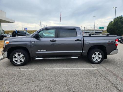 2017 Toyota Tundra SR5