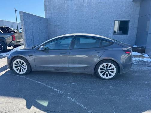 2022 Tesla Model 3 Standard Range