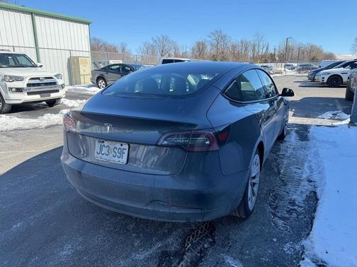 2022 Tesla Model 3 Standard Range