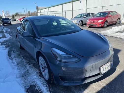 2022 Tesla Model 3 Standard Range