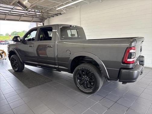 2020 RAM 2500 Laramie Crew Cab 4X4 6'4' Box