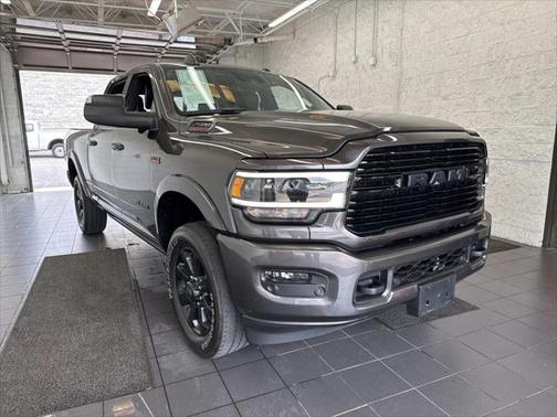 2020 RAM 2500 Laramie Crew Cab 4X4 6'4' Box