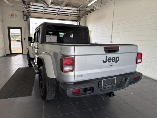 2022 Jeep Gladiator Sport S