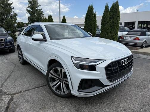 2022 Audi Q8 55 Premium Plus