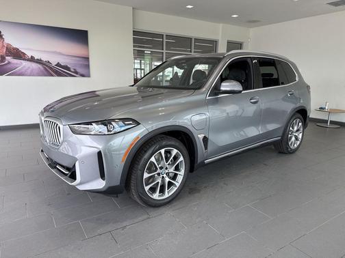 Skyscraper Grey Metallic 2026 BMW X5 PHEV xDrive50e