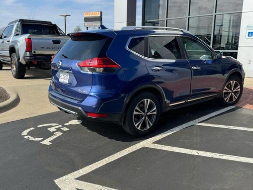 2017 Nissan Rogue SL