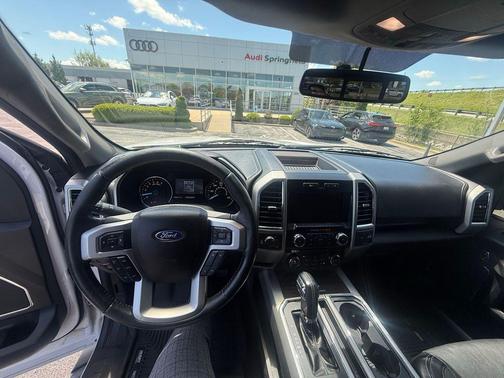 White Platinum Clearcoat Metallic 2017 Ford F-150 Lariat
