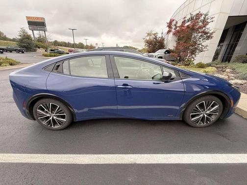 2024 Toyota Prius XLE