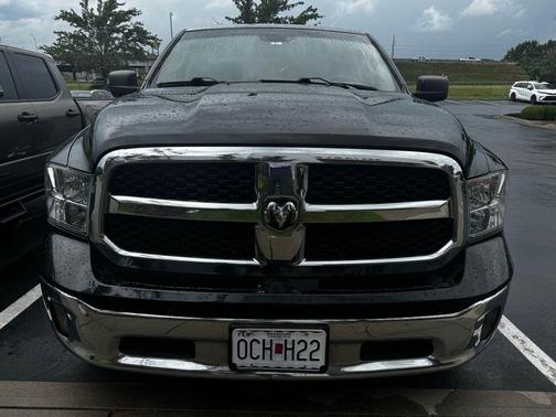 Diamond Black Crystal Pearlcoat 2019 RAM 1500 Tradesman