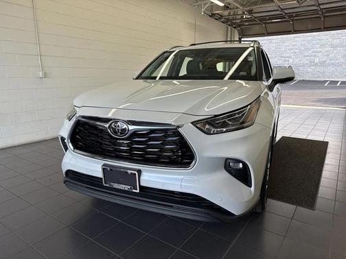2022 Toyota Highlander Limited
