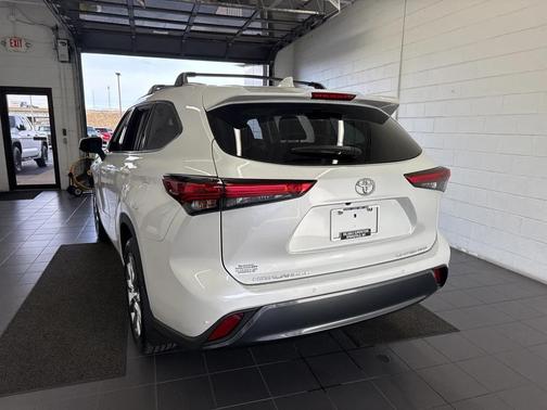 2022 Toyota Highlander Limited