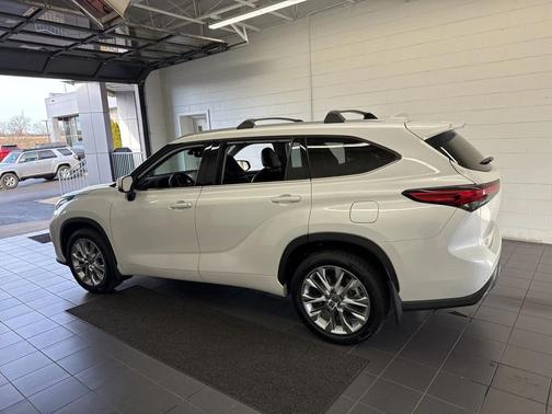 2022 Toyota Highlander Limited