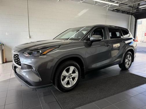 2023 Toyota Highlander LE