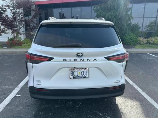 2022 Toyota Sienna XLE 7 Passenger