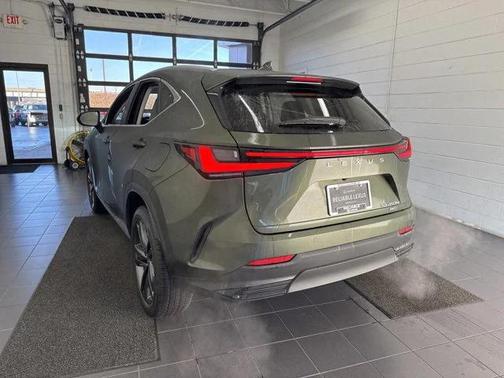 2026 Lexus NX 450h+ Luxury