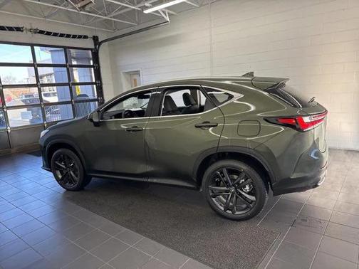 2026 Lexus NX 450h+ Luxury