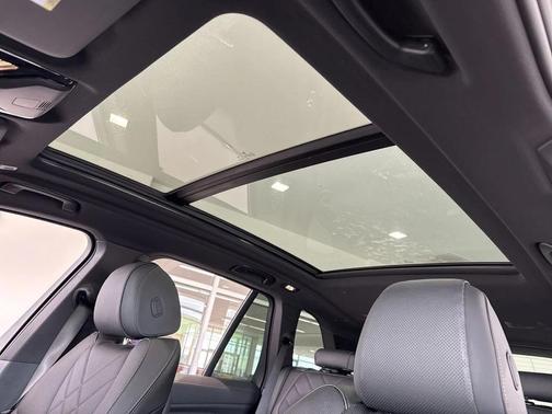 Black Sapphire Metallic 2026 BMW X5 xDrive40i