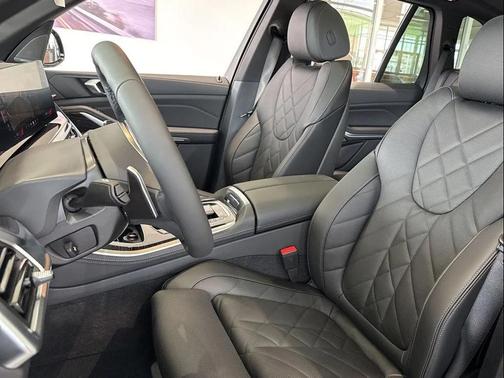 Black Sapphire Metallic 2026 BMW X5 xDrive40i