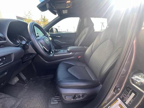 2023 Toyota Highlander XSE