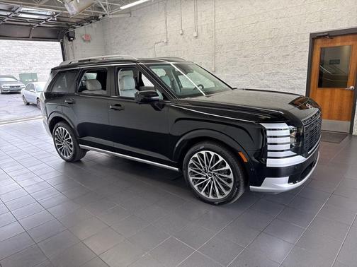 Abyss Black Pearl 2026 Hyundai Palisade Hybrid Calligraphy