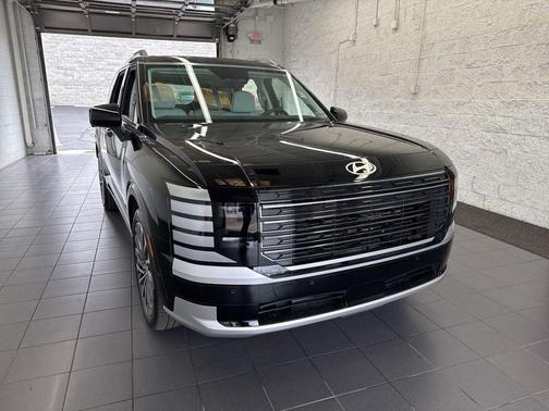 Abyss Black Pearl 2026 Hyundai Palisade Hybrid Calligraphy