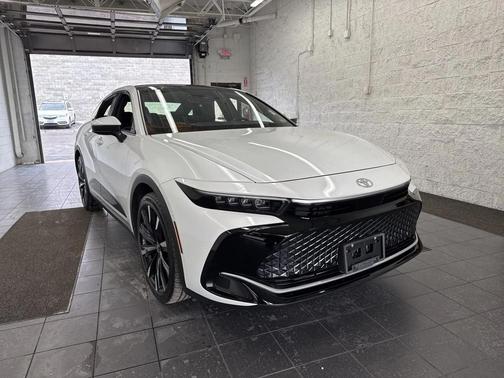 2025 Toyota Crown Platinum