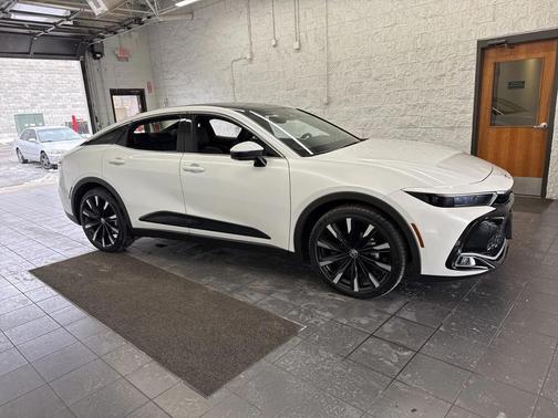 2025 Toyota Crown Platinum