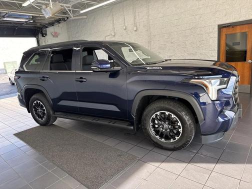 2025 Toyota Sequoia SR5