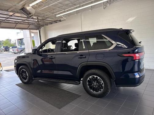 2025 Toyota Sequoia SR5
