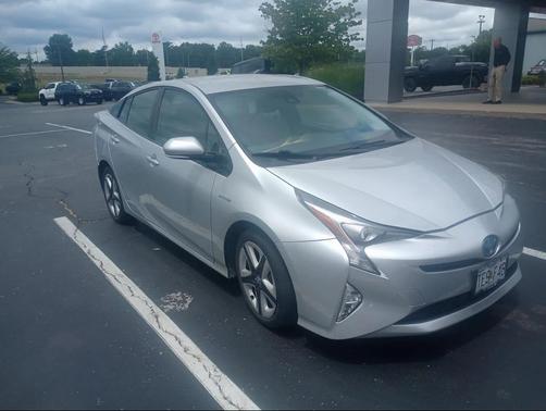 2016 Toyota Prius Three Touring