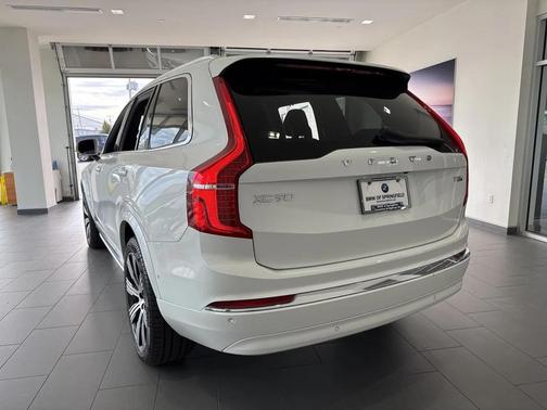 2025 Volvo XC90 Plug-In Hybrid T8 Ultra 7-Seater