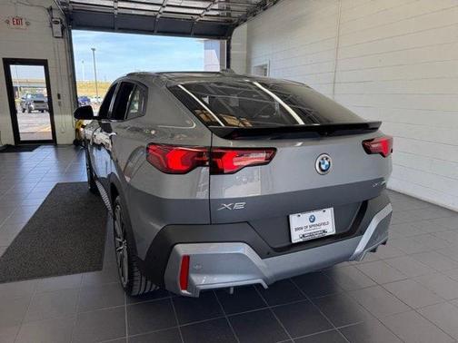 Alpine White 2025 BMW X2 xDrive28i