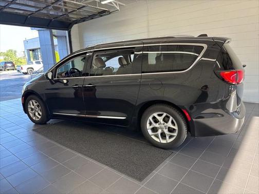 2018 Chrysler Pacifica Touring-L Plus