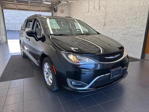 2018 Chrysler Pacifica Touring-L Plus