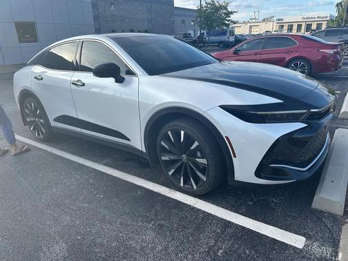2024 Toyota Crown Platinum