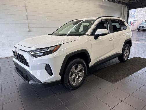 Ice 2025 Toyota RAV4 XLE