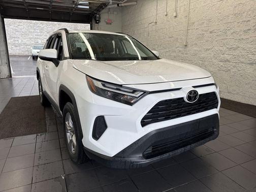 Ice 2025 Toyota RAV4 XLE