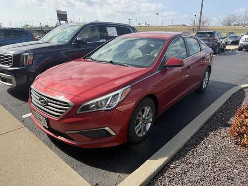 2017 Hyundai SONATA SE