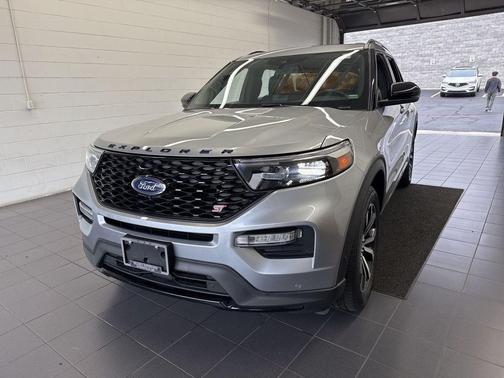 Iconic Silver Metallic 2020 Ford Explorer ST