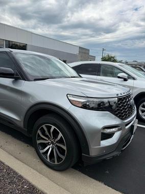 Iconic Silver Metallic 2020 Ford Explorer ST