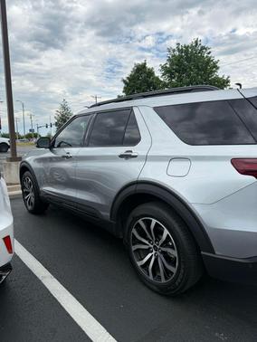 Iconic Silver Metallic 2020 Ford Explorer ST