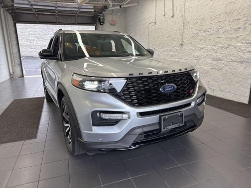 Iconic Silver Metallic 2020 Ford Explorer ST