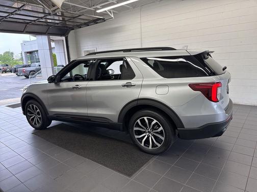 Iconic Silver Metallic 2020 Ford Explorer ST