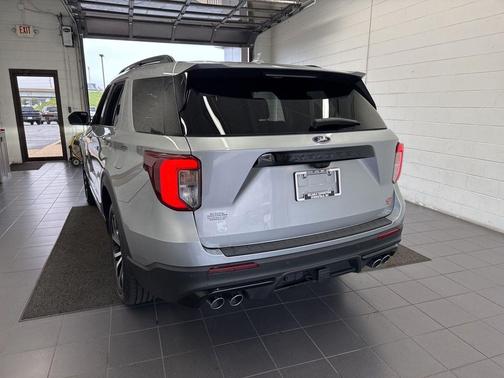 Iconic Silver Metallic 2020 Ford Explorer ST