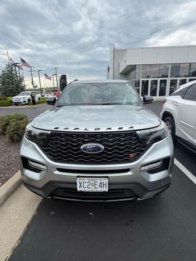 Iconic Silver Metallic 2020 Ford Explorer ST